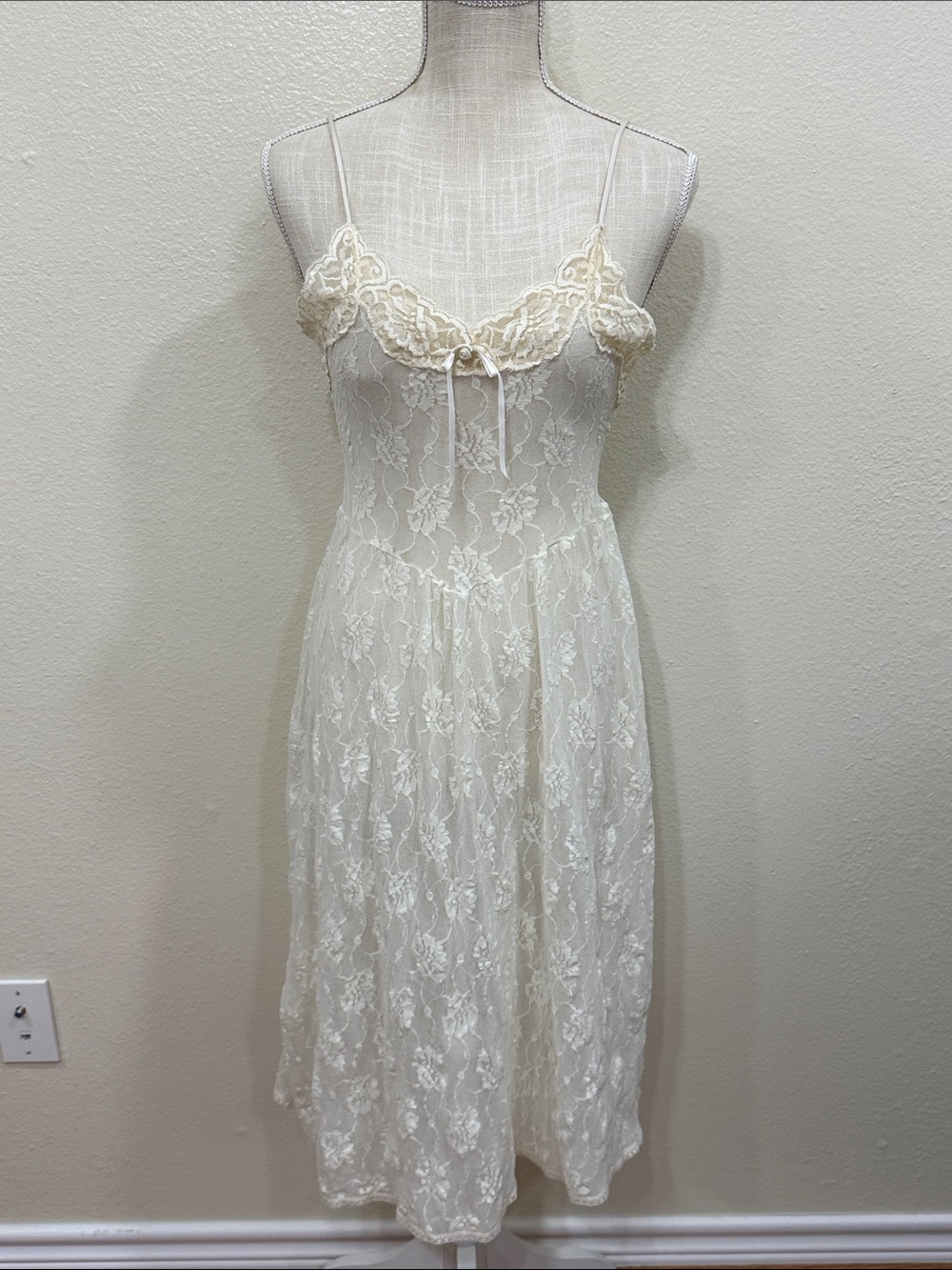 Victoria Secret VTG Gold Union Label Stretch Lace Slip Nightgown Gown Dress P